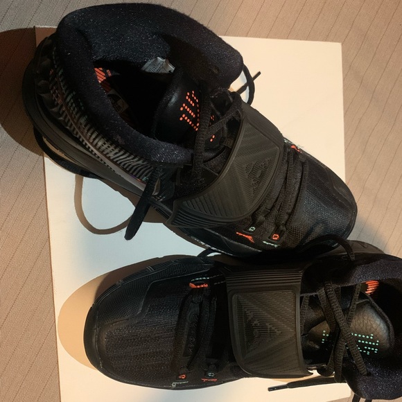 Nike Kyrie 6 shot clock basket ball shoes - Picture 2 of 6